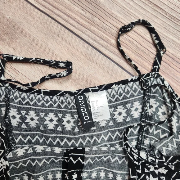 5/$15 H&M Divided Black Tribal Button Dress - Picture 7 of 9